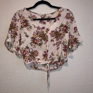 Socialite floral cropped buttoned shirt